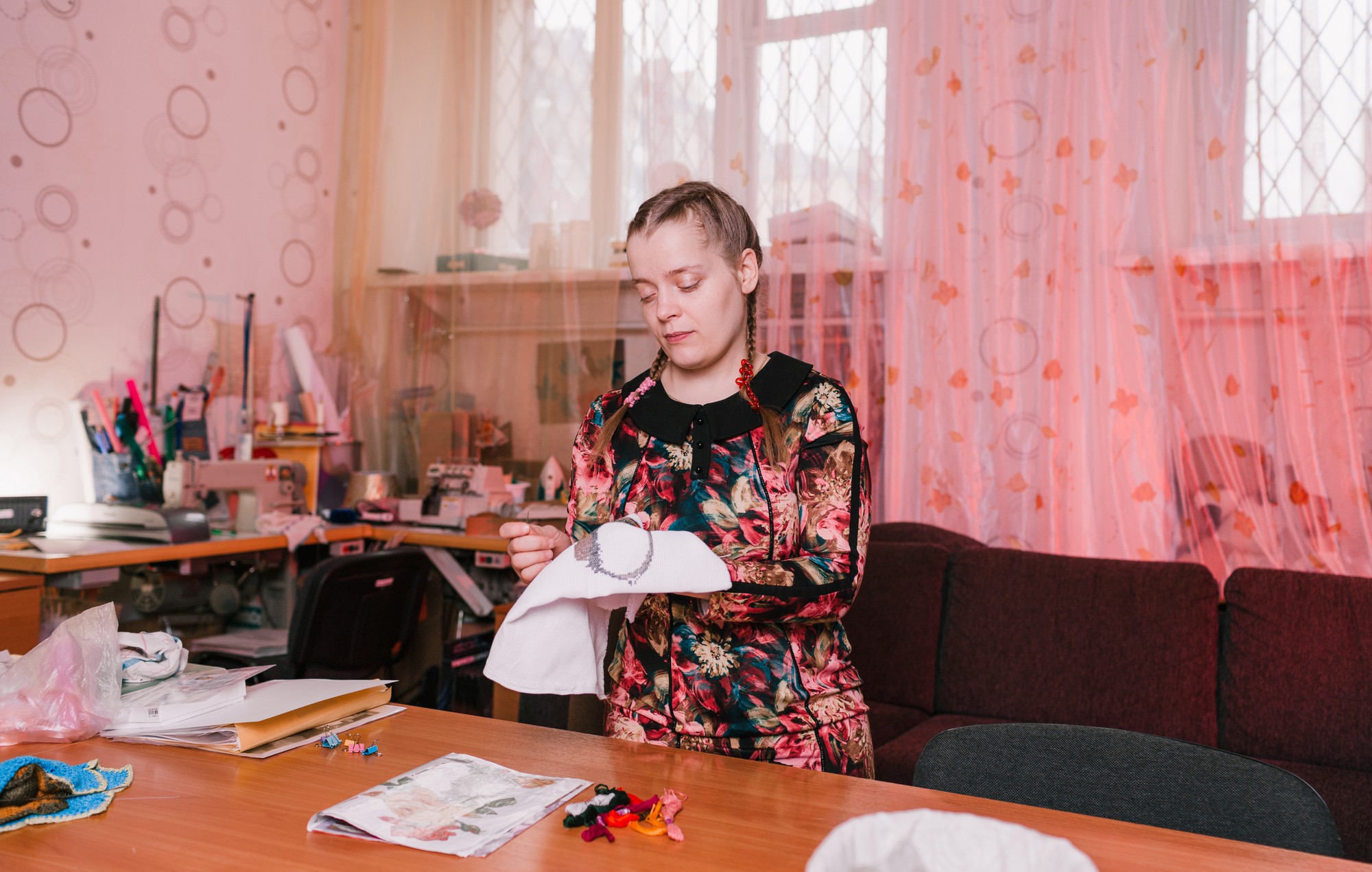 Studijos įkūrėja prie darbastalio